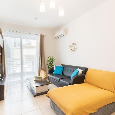 2 Bedroom In Central St Julians Prime Location In Paceville Apt 3 By Vaganza San Julián Exterior foto