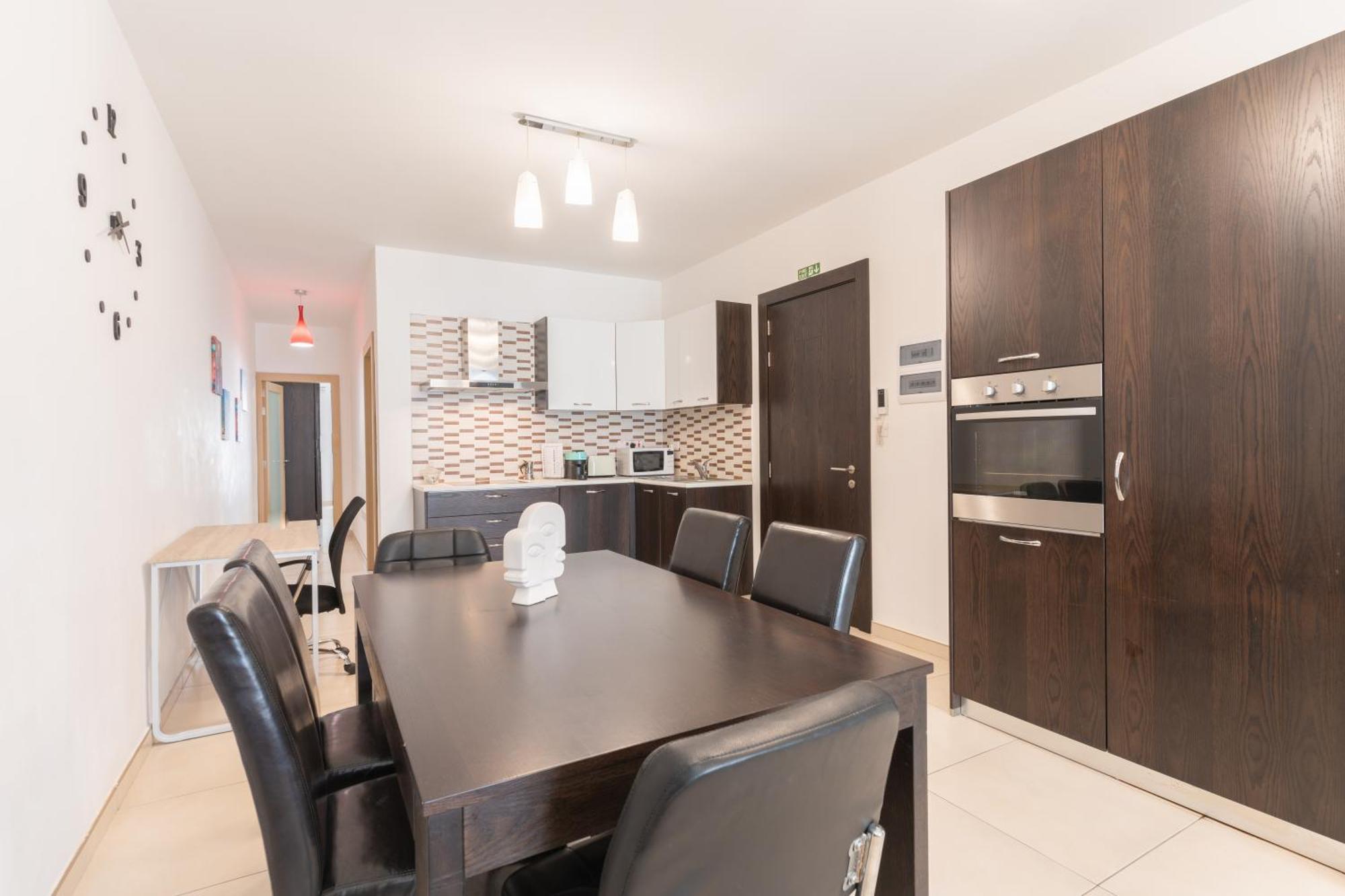 2 Bedroom In Central St Julians Prime Location In Paceville Apt 3 By Vaganza San Julián Exterior foto