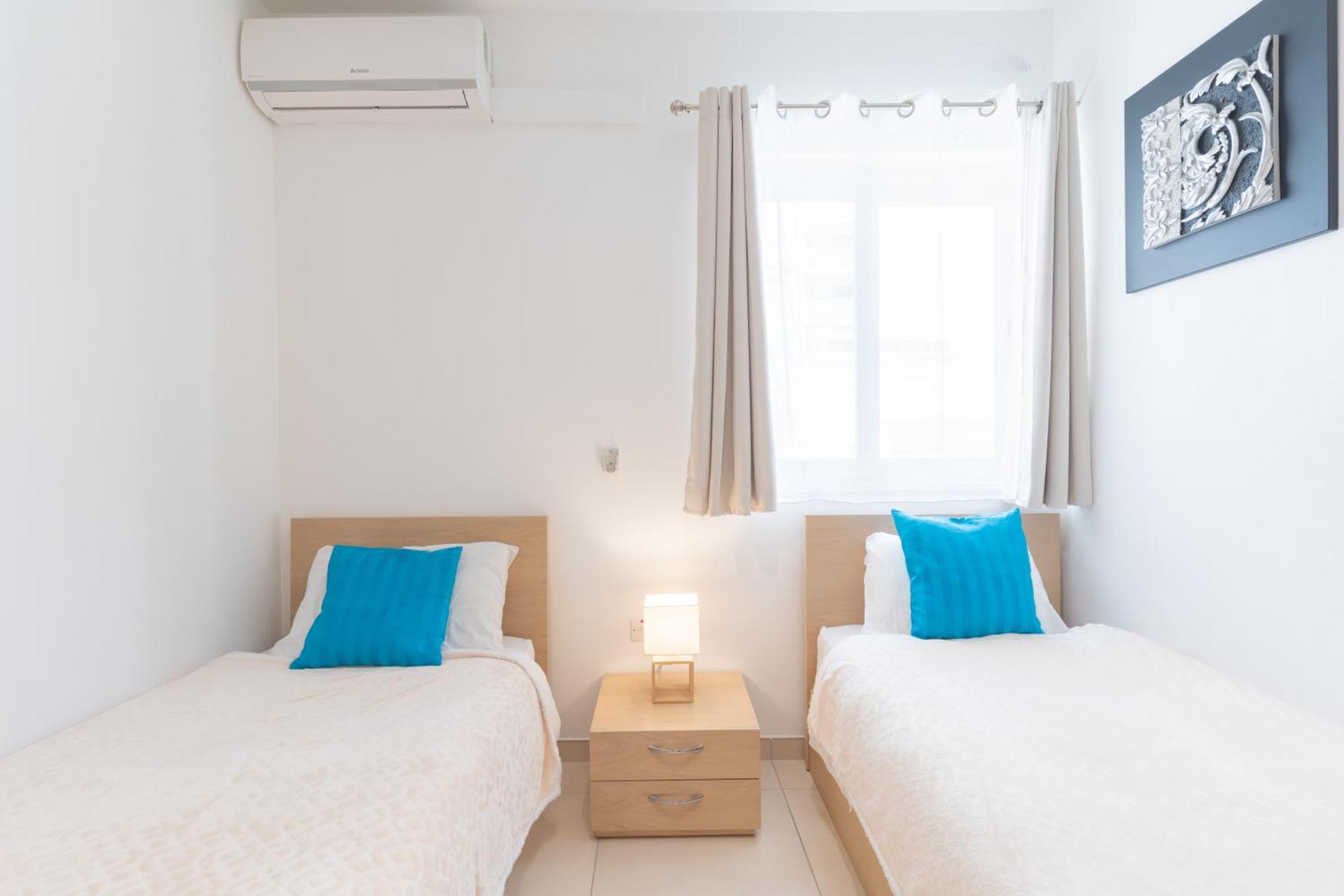 2 Bedroom In Central St Julians Prime Location In Paceville Apt 3 By Vaganza San Julián Exterior foto