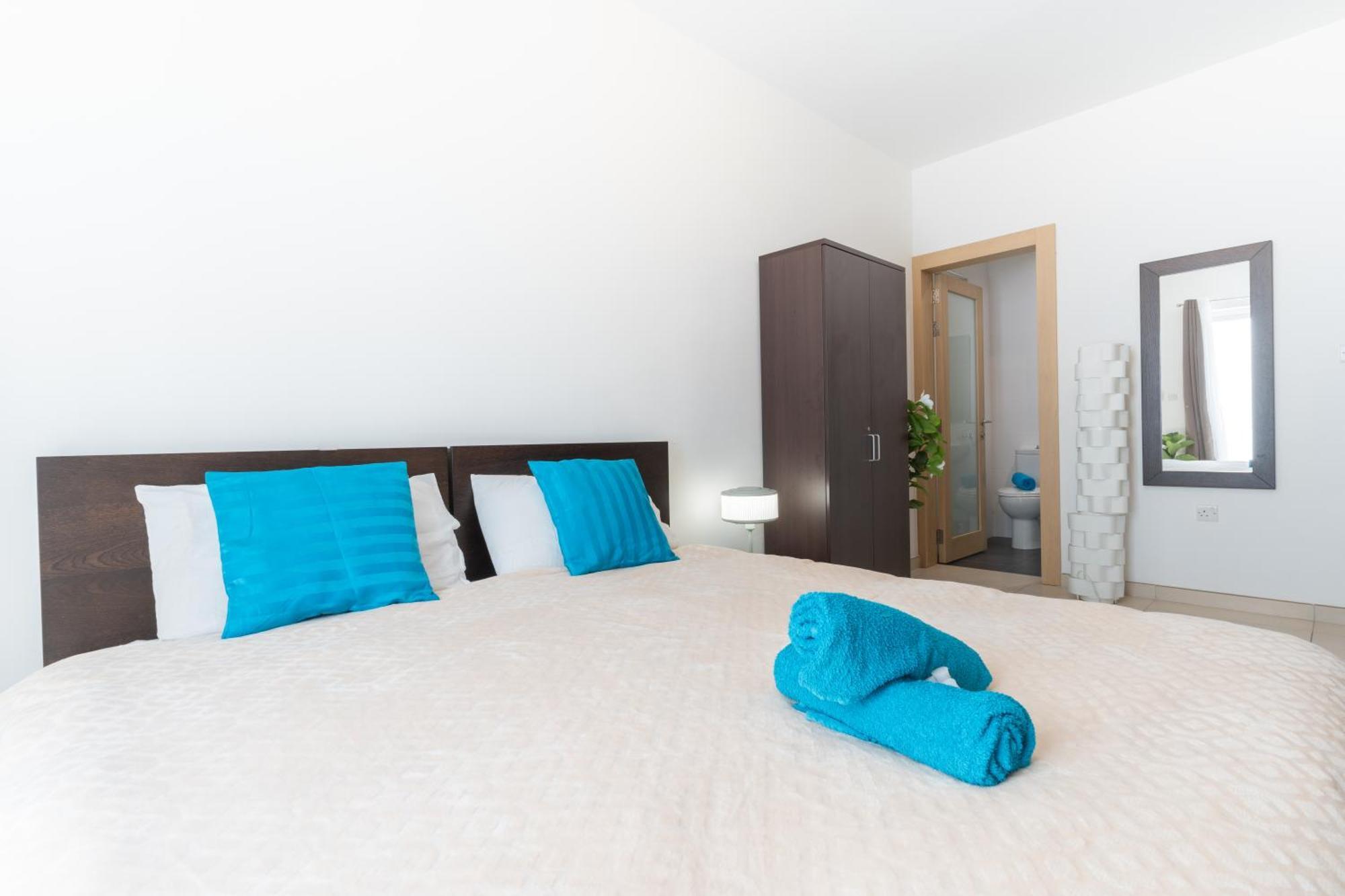 2 Bedroom In Central St Julians Prime Location In Paceville Apt 3 By Vaganza San Julián Exterior foto
