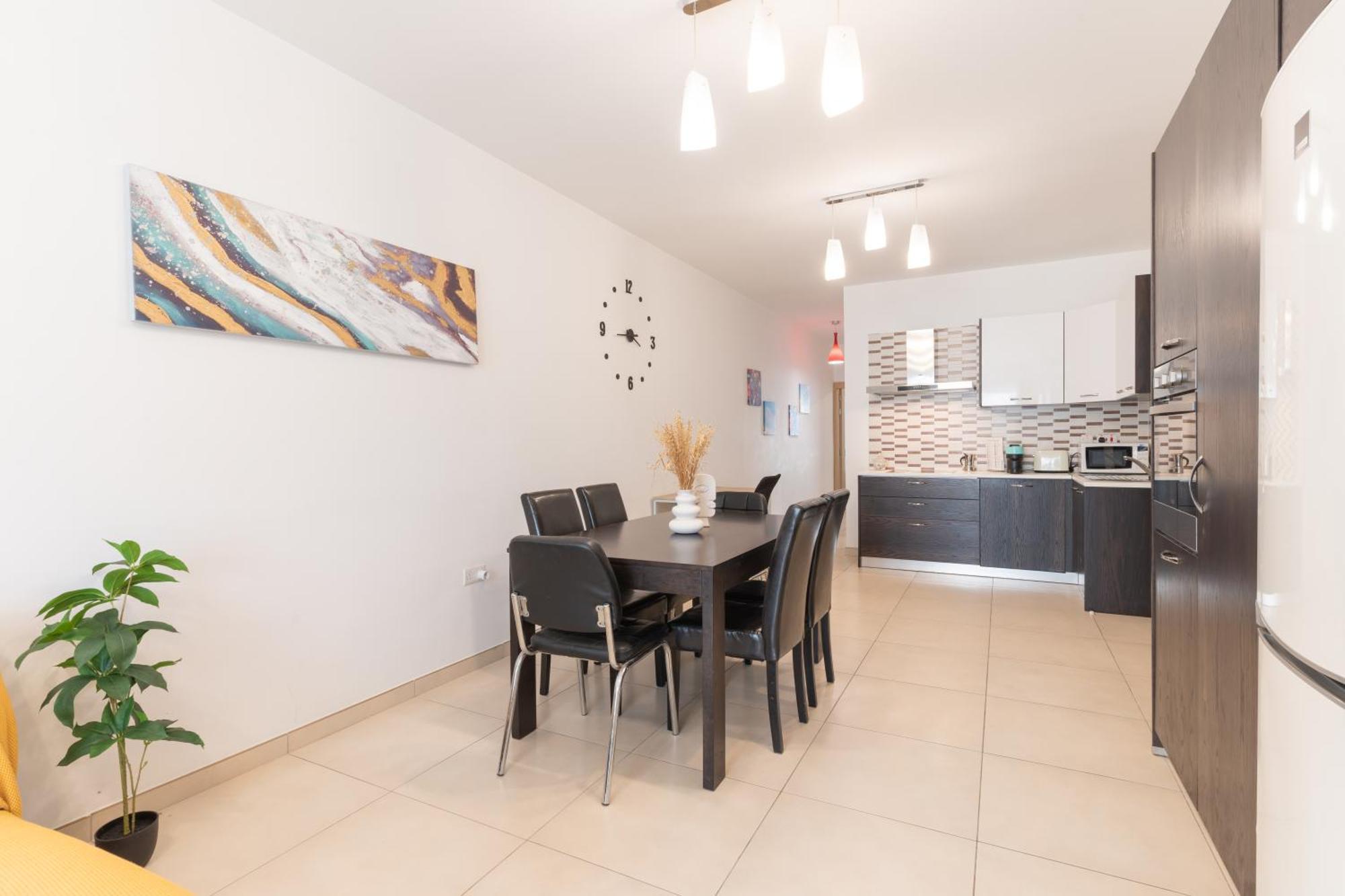 2 Bedroom In Central St Julians Prime Location In Paceville Apt 3 By Vaganza San Julián Exterior foto