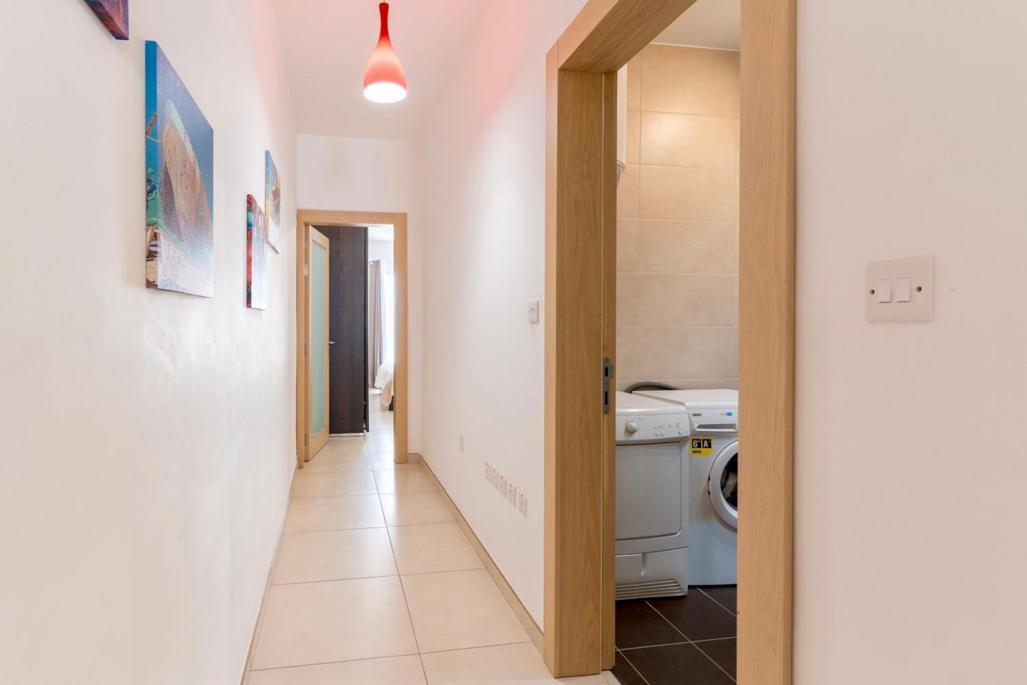 2 Bedroom In Central St Julians Prime Location In Paceville Apt 3 By Vaganza San Julián Exterior foto