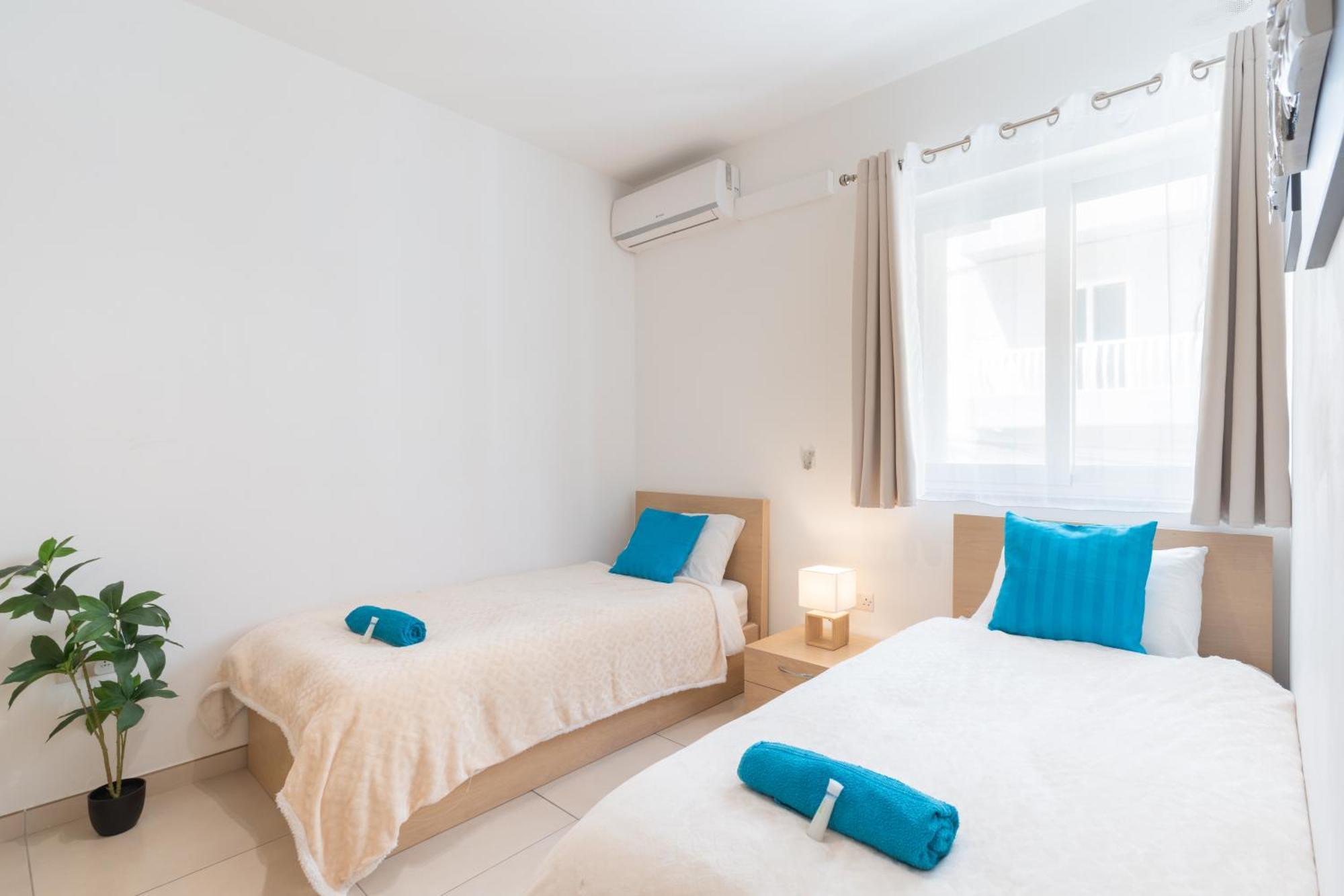 2 Bedroom In Central St Julians Prime Location In Paceville Apt 3 By Vaganza San Julián Exterior foto